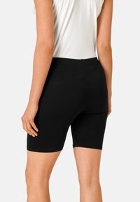 Masai MaPanny - Šortky - schwarz
