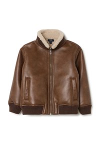 Chaqueta bomber de cuero marrón con un suave cuello de borreguillo falso en crema, cierre de cremallera en la parte delantera, bolsillos laterales y puños y dobladillo de canalé.