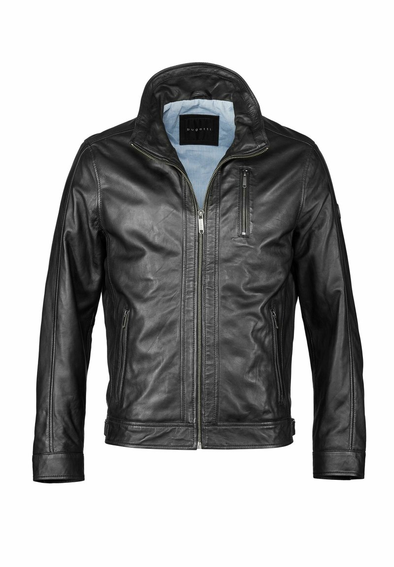 Veste en cuir noire avec col montant, fermeture éclair à l'avant, poche poitrine zippée et deux poches latérales zippées, présentée sur fond blanc.