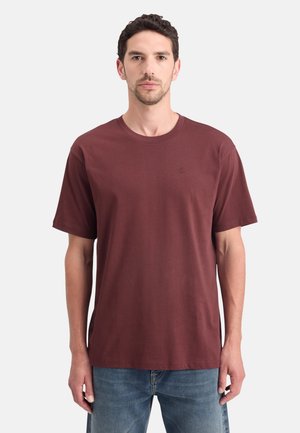 ESSENTIAL REGULAR FIT LOGO - Lihtne T-särk - rot