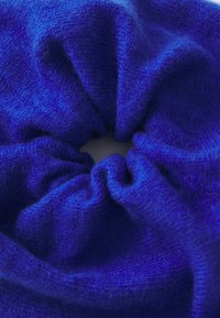 KNITID SCRUNCHIE - Accesoriu de styling pentru păr - royal blue