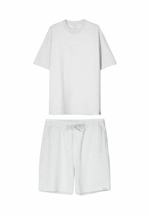 Bershka SET BERMUDA SHORTS AND T-SHIRT - Tracksuit bottoms - beige