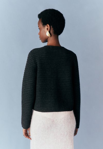 DESIGNERS REMIX CARMEN  - Adīta jaka - dark grey melange