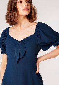Apricot TIE DETAIL MIDI - Freizeitkleid - navy
