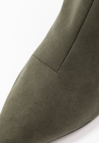 Anna Field Botines de tacón - dark green