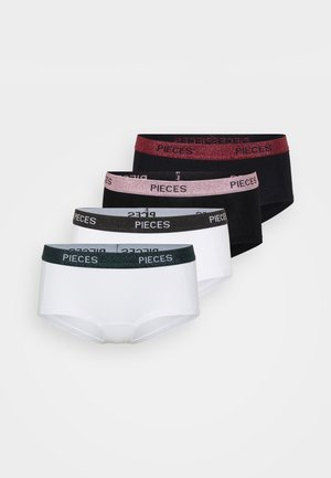 Fire par med hipsterundertøy i svart, hvitt og mørkegrønn. Hvert par har en kontrastfarget elastisk linning med "PIECES"-logoen i metallisk skrift.