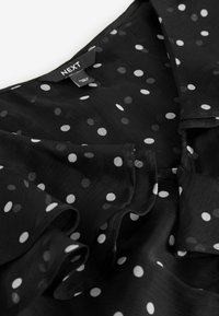 Next REGULAR FIT - Maksikleit - black white polka dot