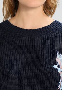 Cartoon Stickad tröja - dark blue