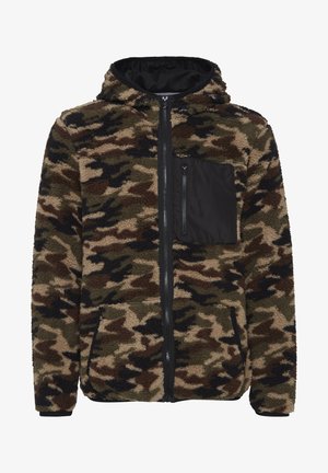 Kapotová mikina s maskáčovým vzorem vyrobená z měkkého, texturovaného fleecu. Obsahuje jednobarevnou černou kapsu na zip na hrudi a postranní kapsy.