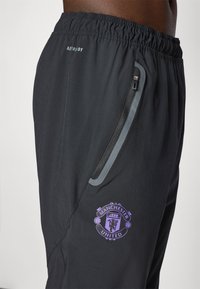 adidas Performance MANCHESTER UNITED VISTECH - Fanartikel - black/purple rush