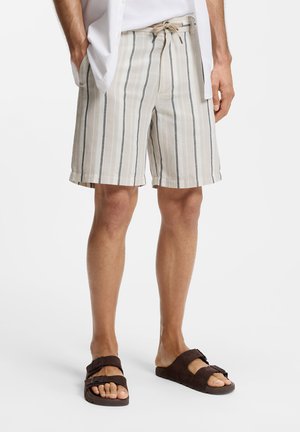 Shorts - open grey