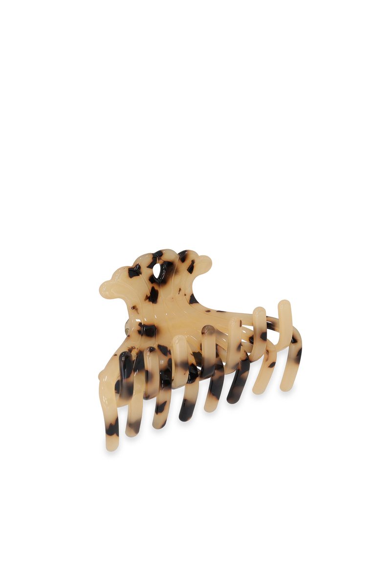 Clip per capelli in plastica con motivo tartarugato, caratterizzato da una forma ampia con bordi curvi e più punte di presa per una tenuta sicura.