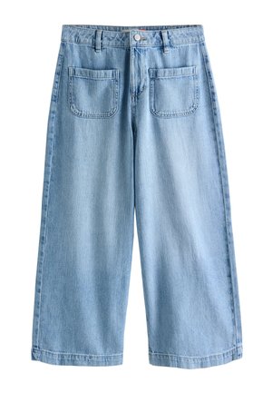 Jasnoniebieskie, szerokie, skrócone jeansy z denimu z dwoma przednimi naszywanymi kieszeniami i szlufkami na pasek, zapięcie na guzik i suwak.