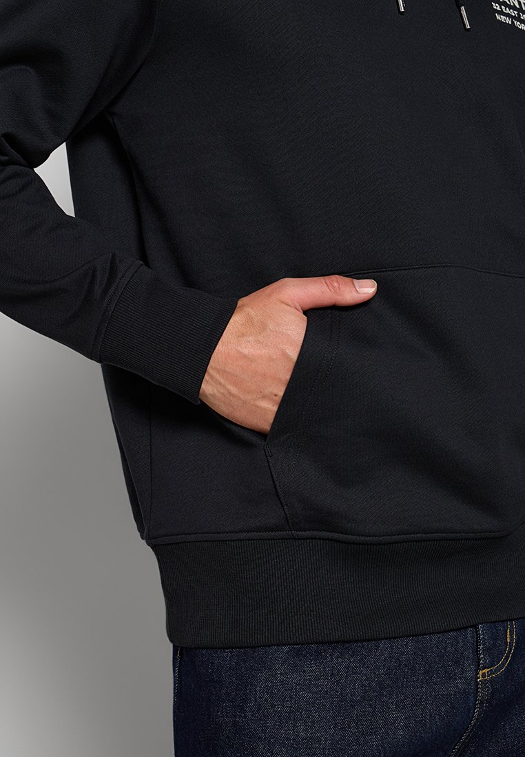 Kapuzenpullover