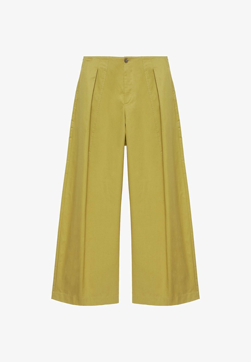 Pantalon large jaune moutarde avec plis, bouton et fermeture éclair, vu de face sur fond blanc.