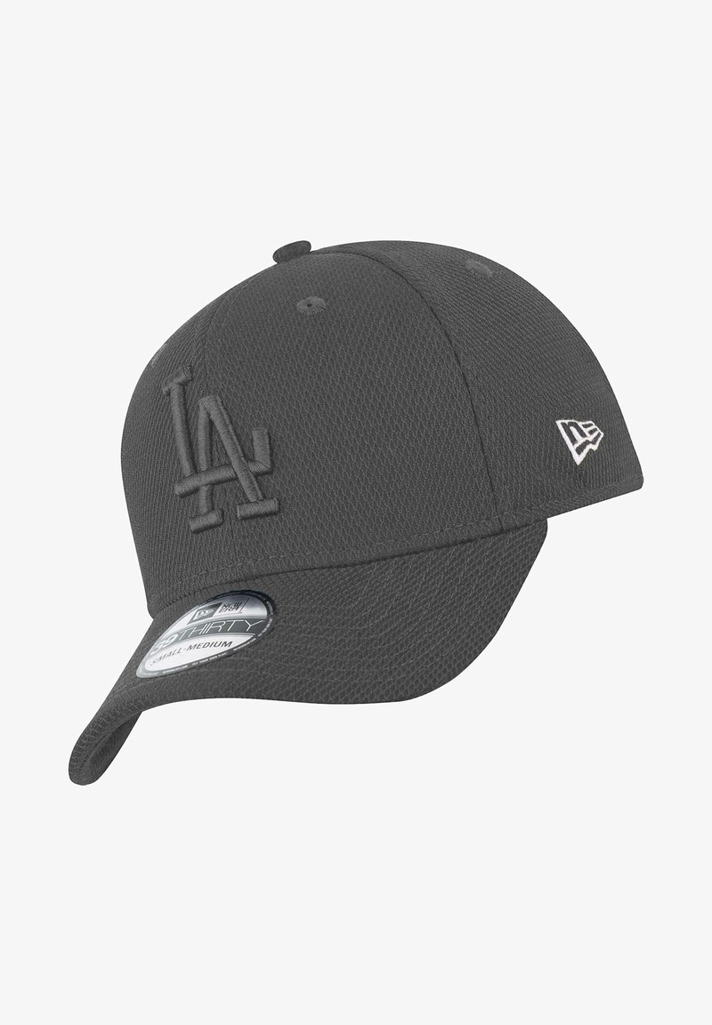 Gray cap with embossed "LA" logo, made from textured fabric. Features a curved brim and a New Era tag on the side. Size small-medium.