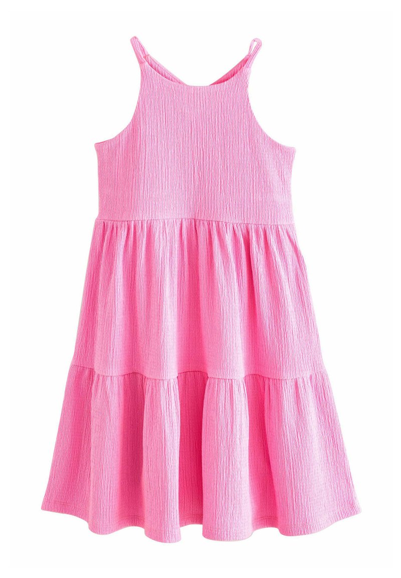Różowa sukienka bez rękawów wykonana z teksturowanej tkaniny, z warstwowym fasonem, rozkloszowaną spódnicą i cienkimi ramiączkami.