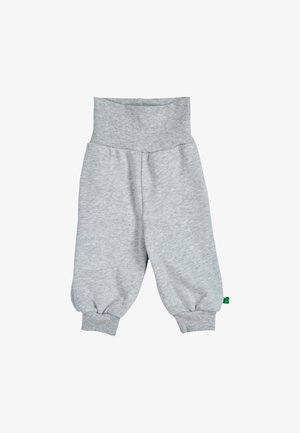 Lichtgrijze katoenen joggingbroek met een geribbelde tailleband, taps toelopende boorden en een kleine groene accent aan de zoom. Zachte textuur en ontspannen pasvorm.