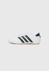 Non sélectionné, white/core black/gum