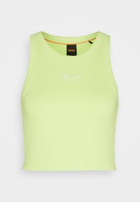 Crop top vert clair sans manches avec col rond et petit logo blanc "Boss" brodé sur la poitrine.
