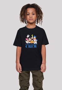 Camiseta negra de manga corta con gráficos coloridos de personajes de Disney y el texto "DISNEY CREW" en azul en la parte inferior del diseño.