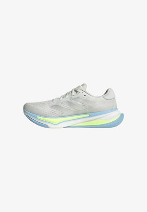 Scarpe da corsa leggere con una tomaia in mesh grigio traspirante, dettagli blu e neon, e una suola ammortizzata per un comfort superiore.