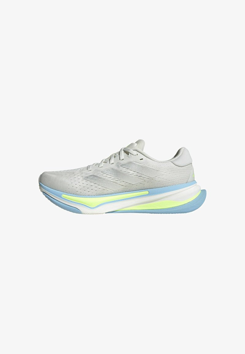 Scarpe da corsa leggere con una tomaia in mesh grigio traspirante, dettagli blu e neon, e una suola ammortizzata per un comfort superiore.