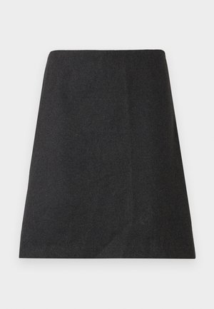 Must mustriga musta A-line seelik, mis on valmistatud tekstureeritud kangast. Lihtne disain, ilma nähtavate riistade või mustriteta. Puhtad servad ja klassikaline siluett.