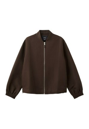 Tamno smeđa bomber jakna s prednjim srebrnim patentnim zatvaračem, elastičnim manžetama i okovratnikom bez ovratnika, prikazana na bijeloj pozadini.