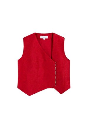Vestă roșie fără mâneci, cu închidere frontală asimetrică, prevăzută cu mici nasturi argintii și un model discret de țesătură texturată.