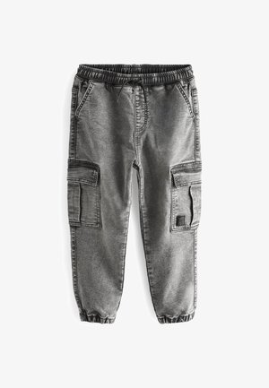 Pantalon cargo jogger gris avec taille élastique, cordon, poches latérales à rabat, poches avant et poignets élastiques sur fond blanc.