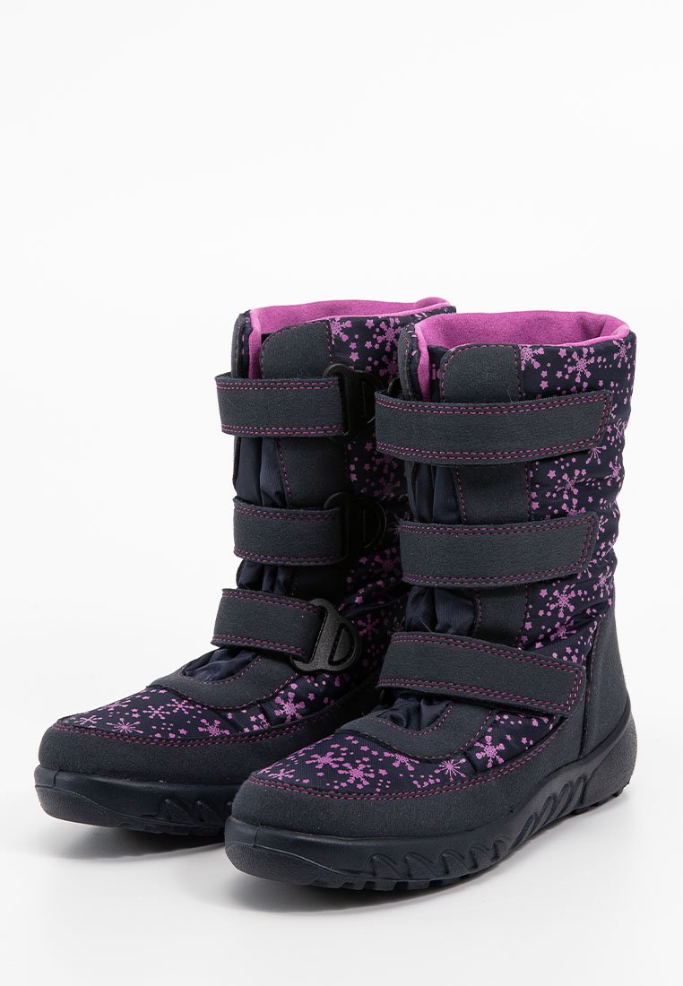 Marineblaue Stiefel mit pinken Blumenmustern, drei verstellbaren Riemen, gepolsterter Oberkante, Gummisohle und strukturiertem Griff für verbesserte Traktion.