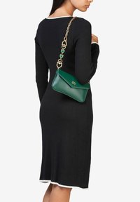 Miriade Clutch - verde
