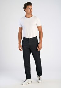 Lindbergh Housut - black