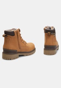 Bata Bottines à lacets - camel