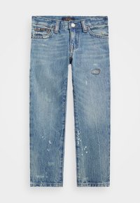 Jeans in denim azzurro chiaro con taglio dritto, caratterizzati da dettagli strappati, scoloriture e chiusura con bottone. Design classico a cinque tasche.