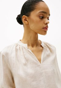 Thumbnail Image 4