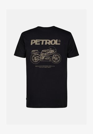 Schwarzes T-Shirt mit einem großen, beigen Grafik eines Motorrads, mit den Aufschriften "PETROL" und "CLASSIC '89" darüber und darunter.