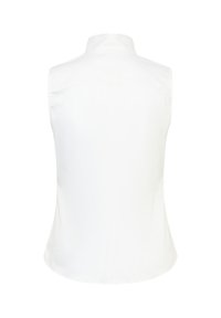 Blouse blanche sans manches vue de dos, col haut, coupe cintrée, aucune fermeture ou motif visible, fond uni.