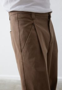 Thumbnail Image 5