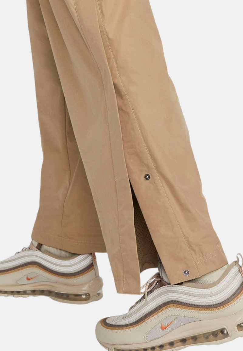 Nike Sportswear TEARAWAY - Teplákové kalhoty - khaki white