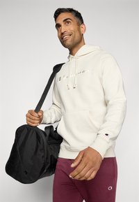 Champion ICONS TONAL HOODIE LARGE LOGO - Sweat à capuche - beige