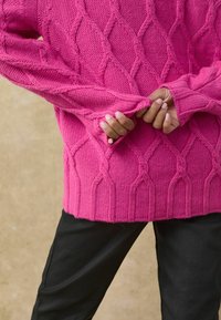 Next CABLE V-NECK  - Džemperis - pink bright