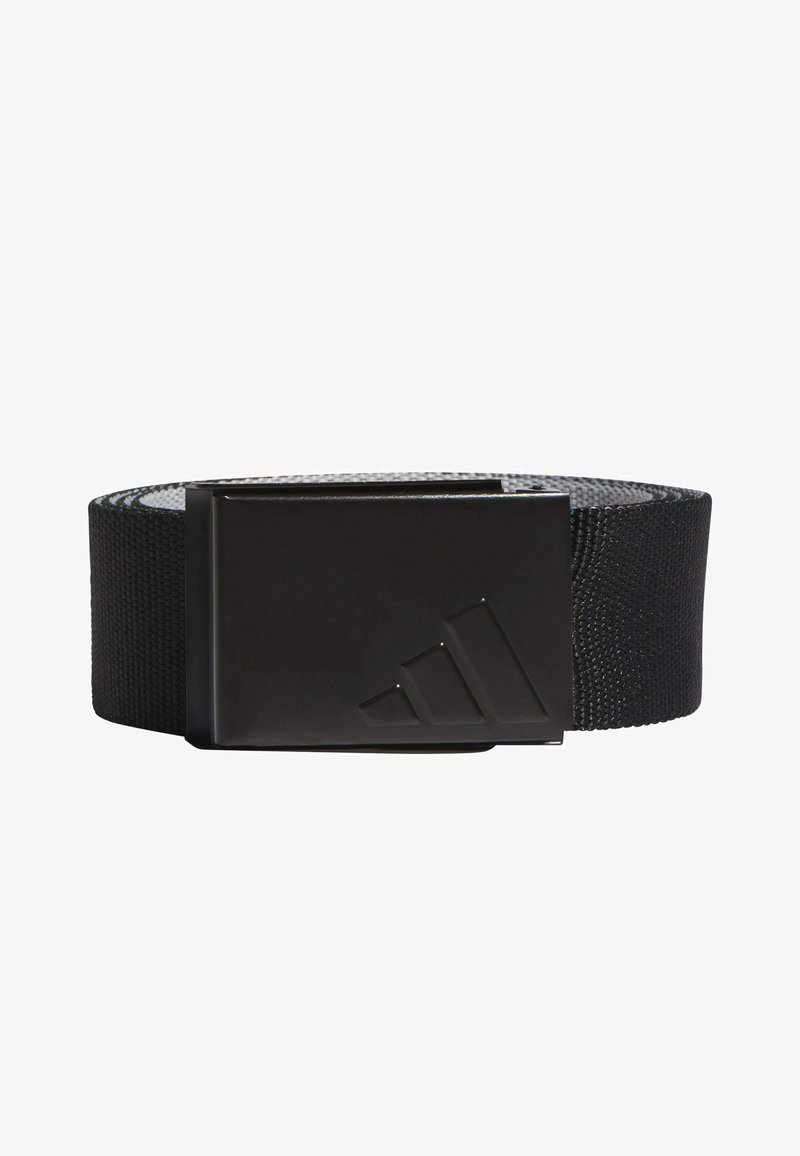 Cinto preto trançado com uma fivela metálica retangular com acabamento mate e detalhe em logótipo em relevo. A textura é suave e duradoura.