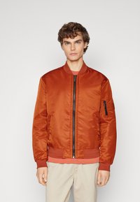 Calvin Klein HERO  - Bomberjacks - terracotta rust