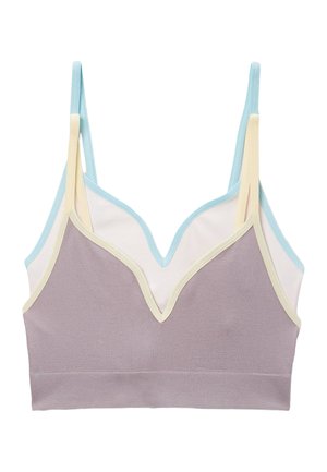 Bralette en tissu doux avec des bonnets côtelés lilas, des panneaux supérieurs superposés crème et blancs, et des bretelles fines réglables bleu clair et crème.