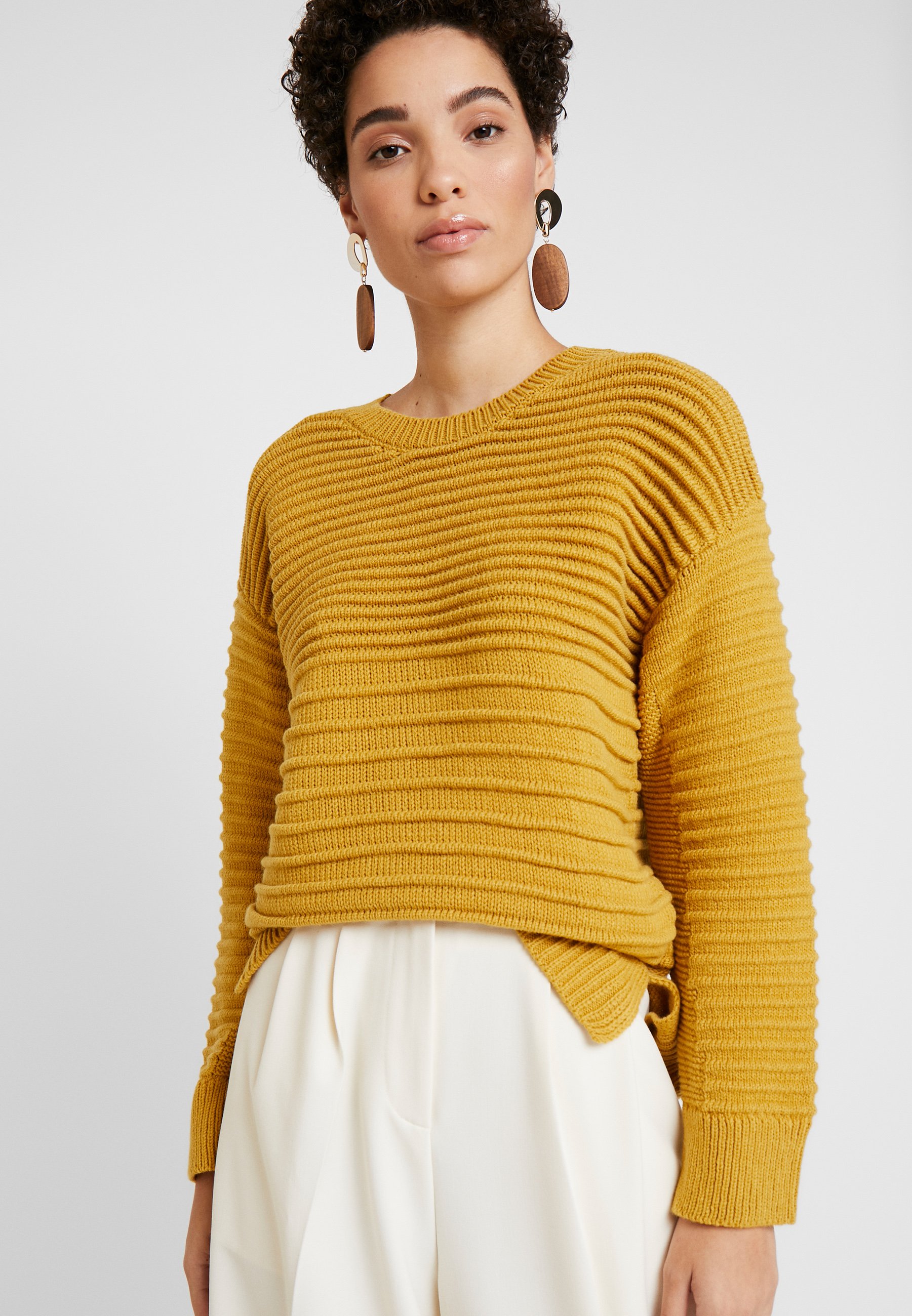 Gula Tröjor & koftor | Dam Storlek 36 | Rea online på Zalando.se Gula Tröjor & koftor | Dam Storlek 36 | Rea online på Zalando.se