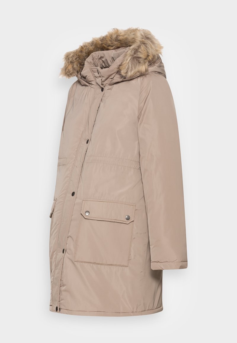 Beige vinterparka med en huva som är fodrad med päls, långa ärmar, två framfickor och tryckknapp/knäppning. Slät, lättviktig tyg.