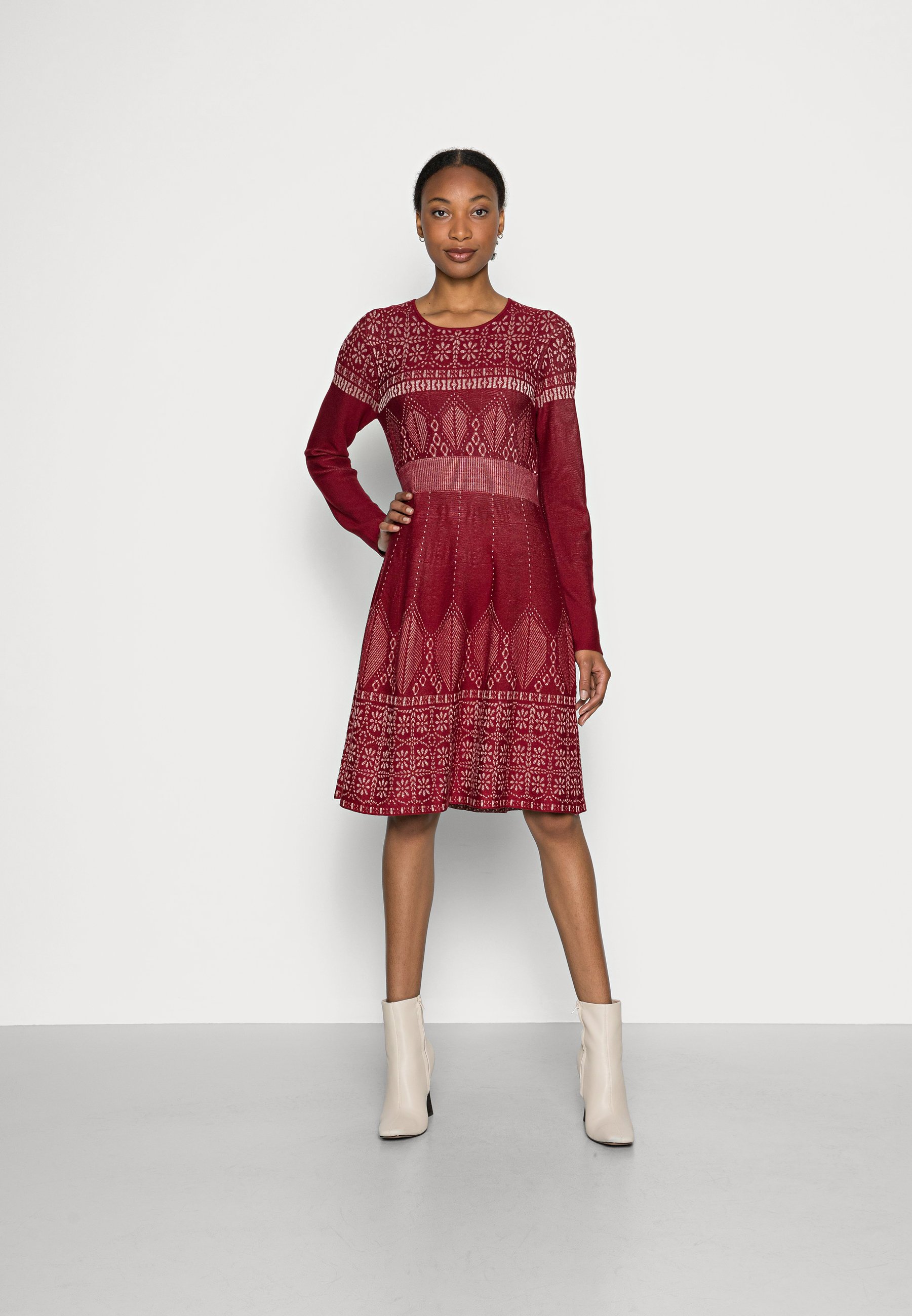 robe pull rouge bordeaux