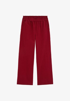 Pantalones rojos de pierna ancha con cinturilla elástica y bolsillos laterales, confeccionados en una tela suave y texturizada.